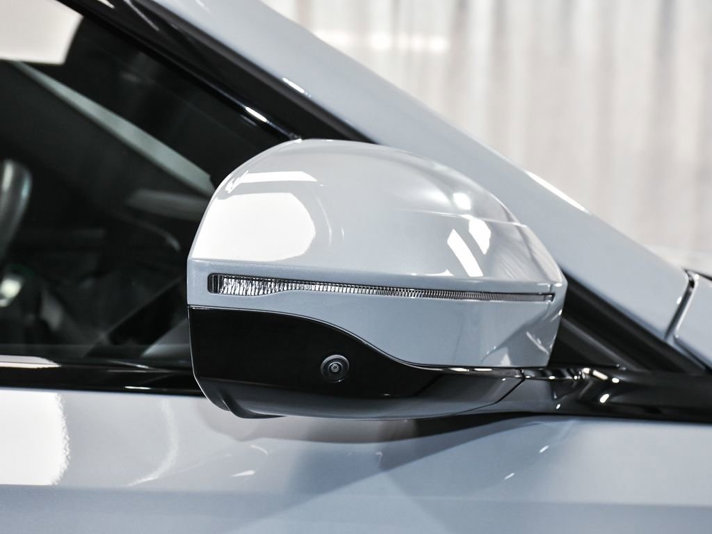 Used 2024 BMW i7 xDrive60 image 76