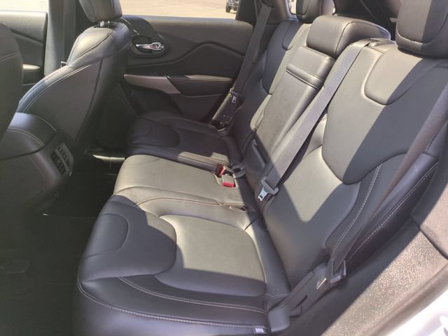 Used 2018 Jeep Cherokee Limited AWD/4WD image 29