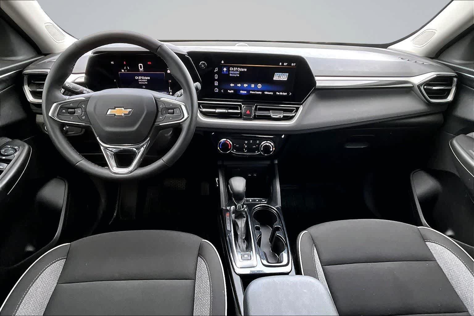 Used 2026 Chevrolet TrailBlazer LT w/ LT Cold Weather Package AWD/4WD image 10