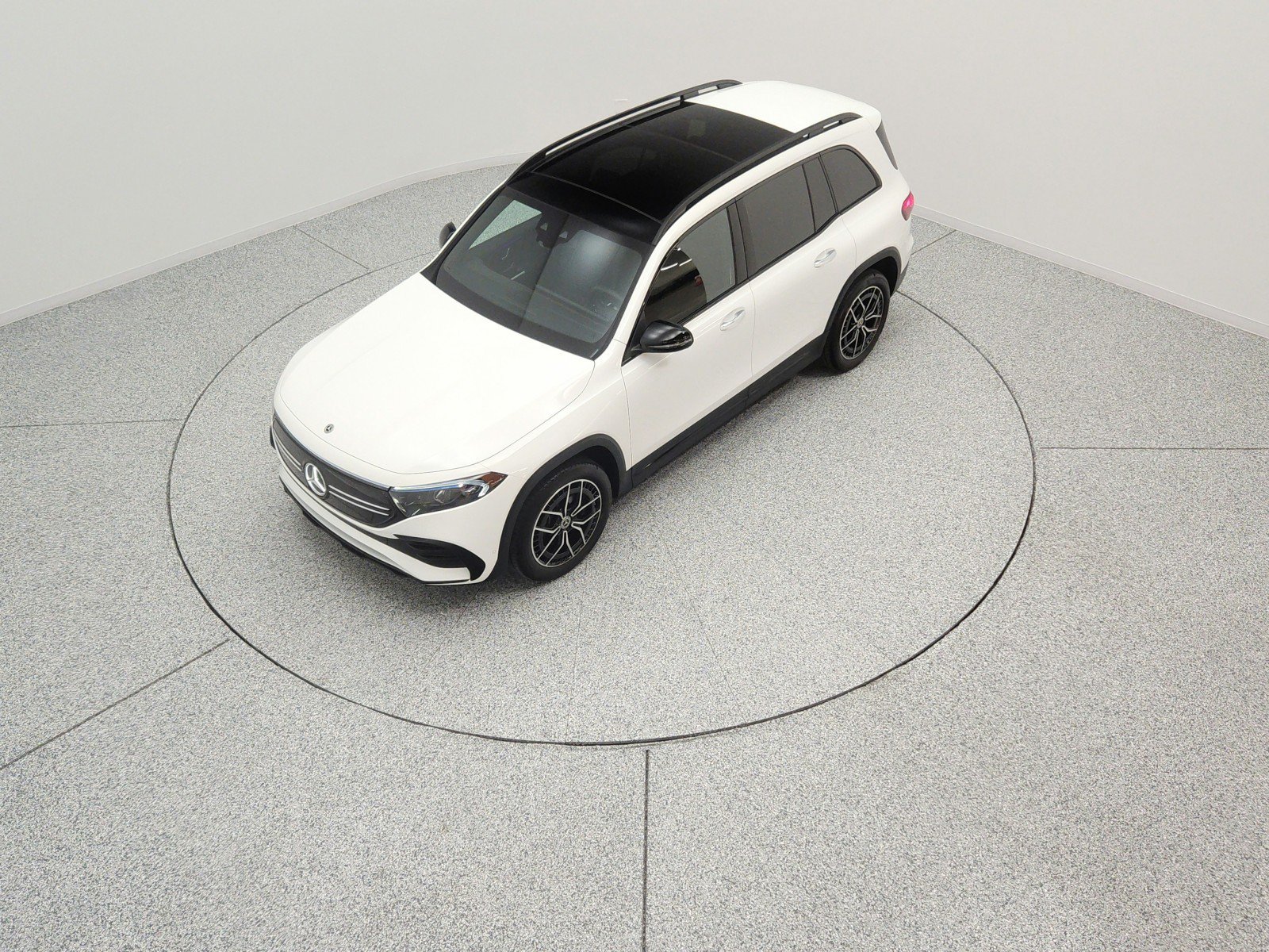 Used 2023 Mercedes-Benz EQB 350 4MATIC SUV image 9