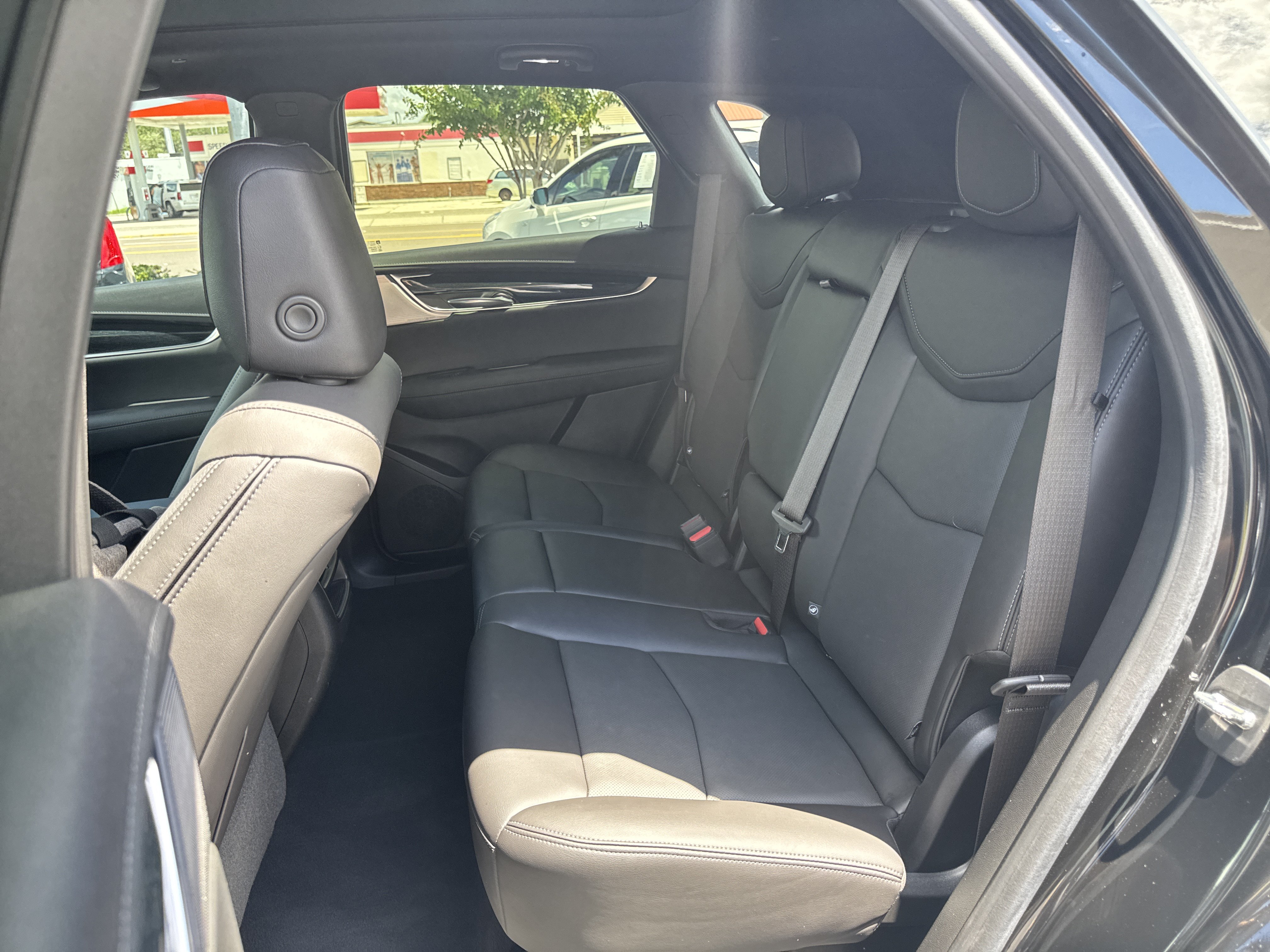 Certified 2024 Cadillac XT5 Premium Luxury w/ Technology Package FWD image 19