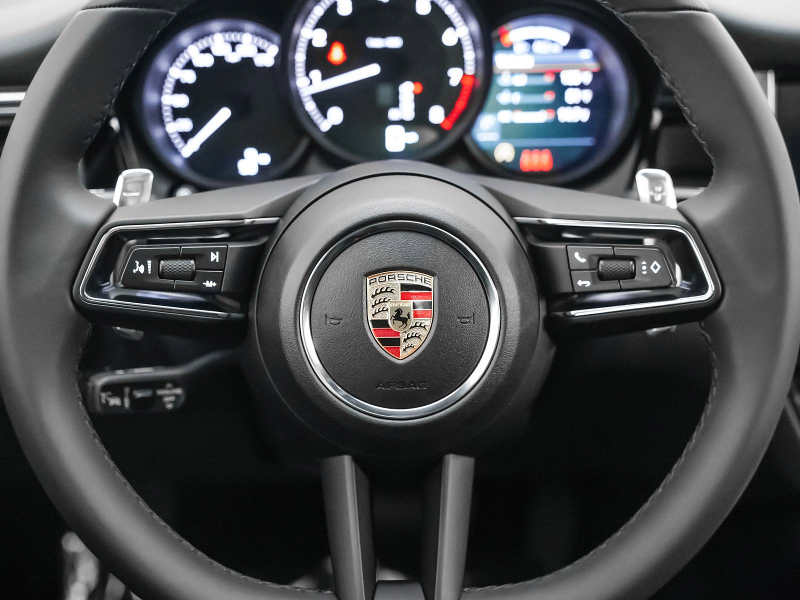 New 2026 Porsche Macan image 17