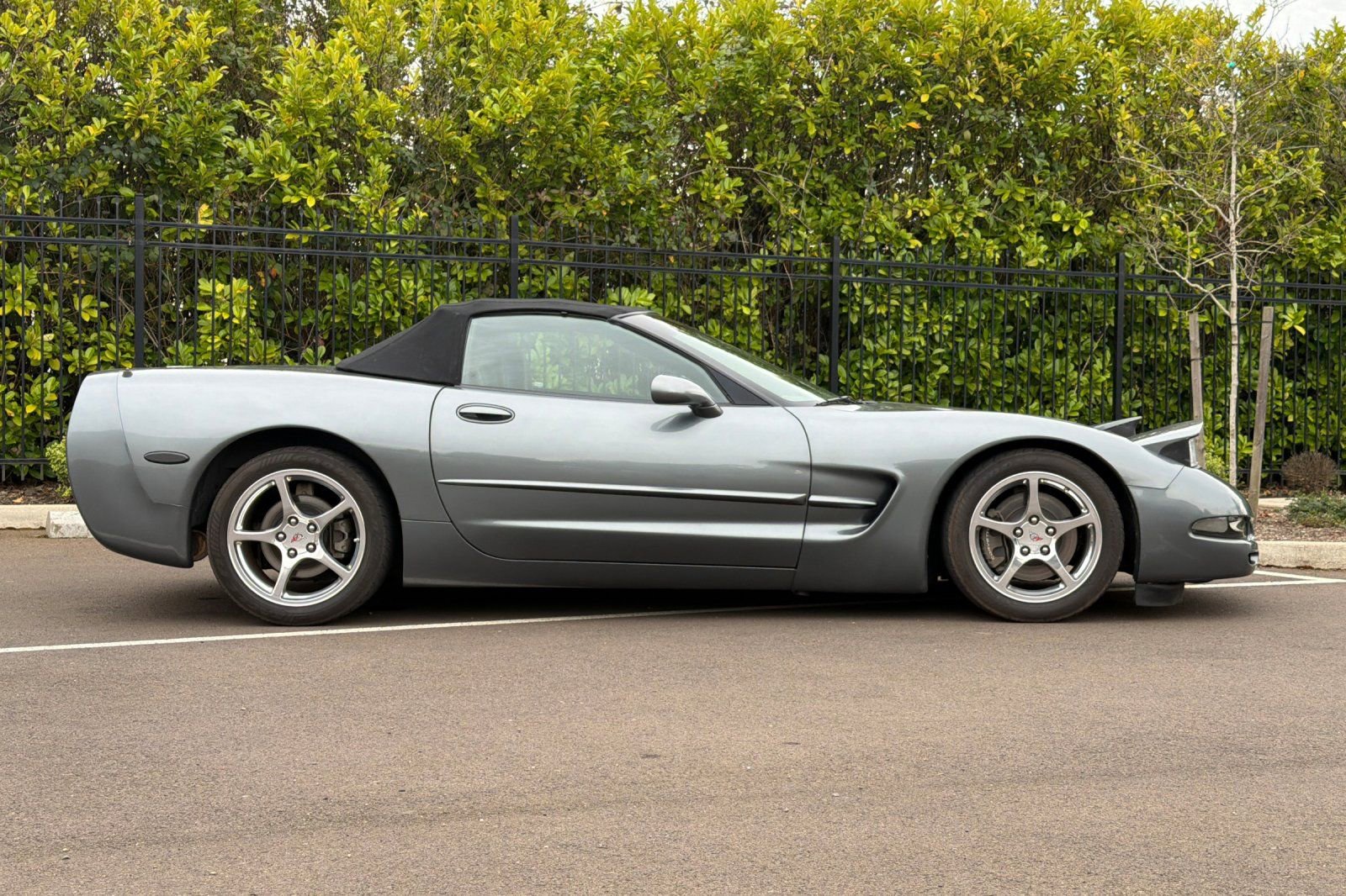 Used 2003 Chevrolet Corvette Convertible w/ Preferred Equipment Group1 image 3
