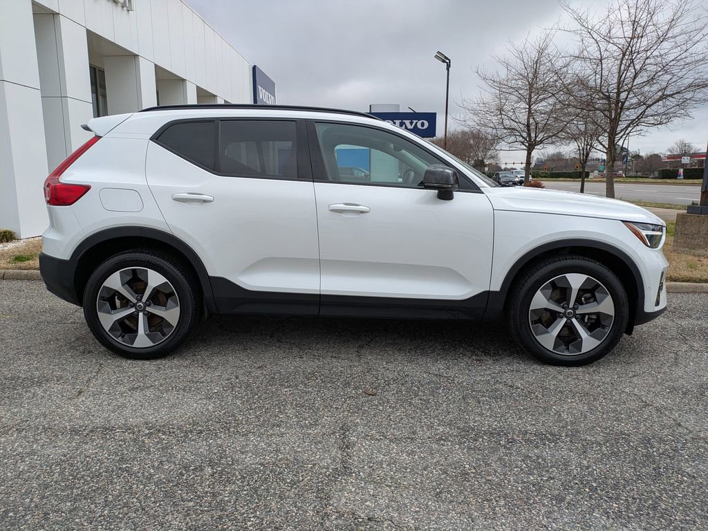 Certified 2023 Volvo XC40 B5 Plus w/ Driver Assist Package image 3