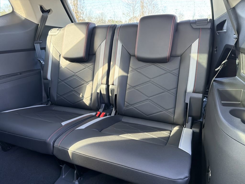 New 2026 Volkswagen Atlas Peak Edition image 15