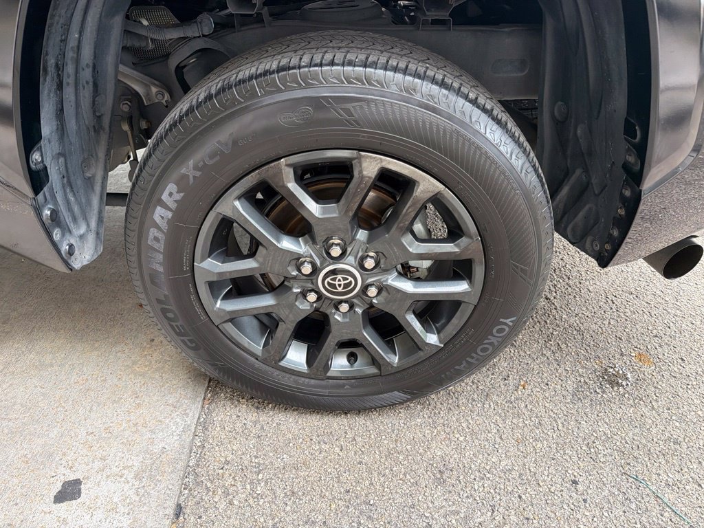 Used 2022 Toyota Tundra Platinum AWD/4WD image 17