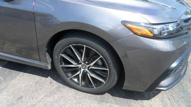 Used 2022 Toyota Camry SE FWD image 8
