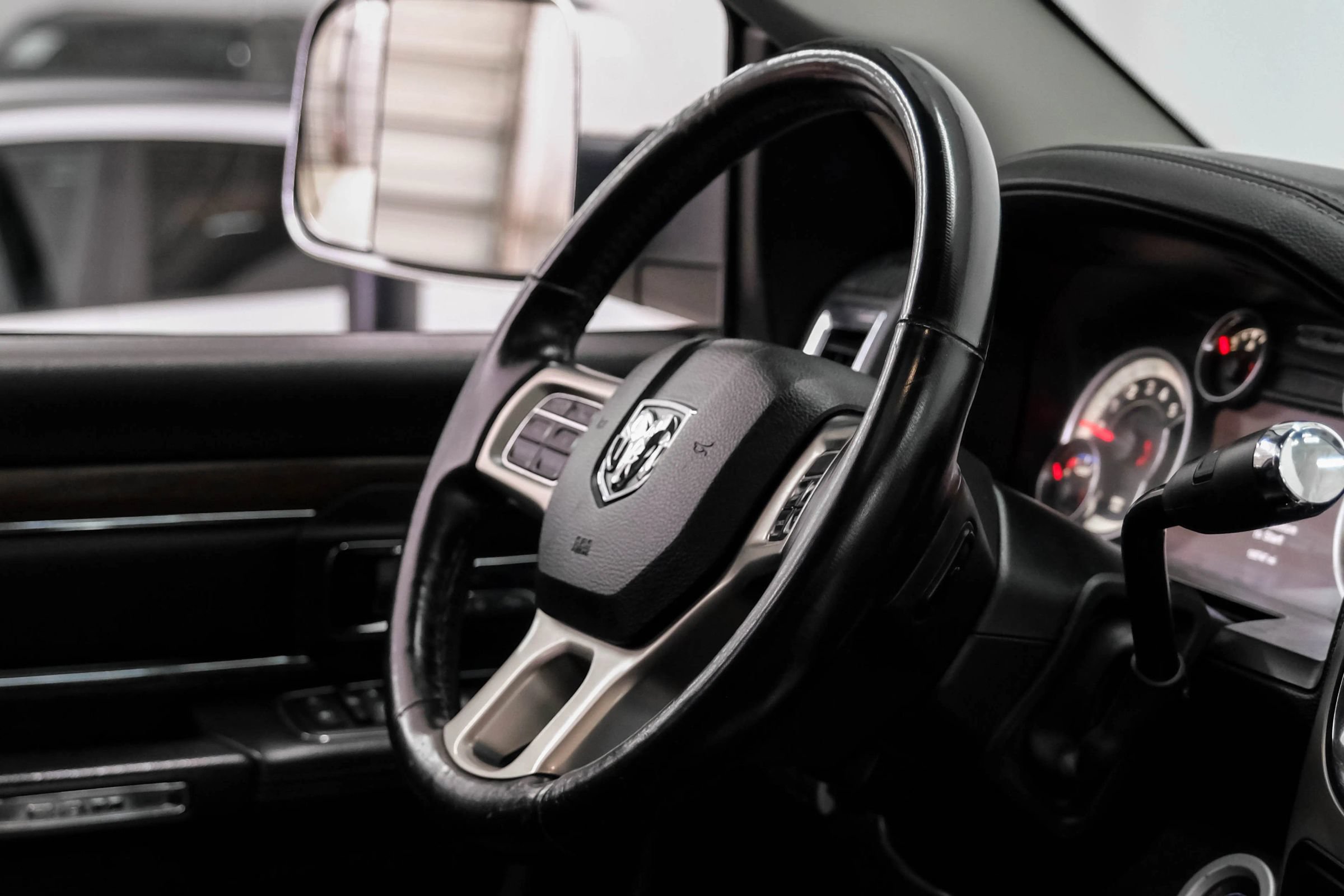 Used 2015 RAM 3500 Laramie w/ Cold Weather Group AWD/4WD image 14