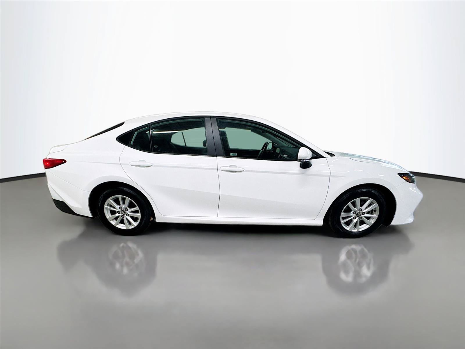Used 2025 Toyota Camry LE w/ Convenience Package FWD image 17