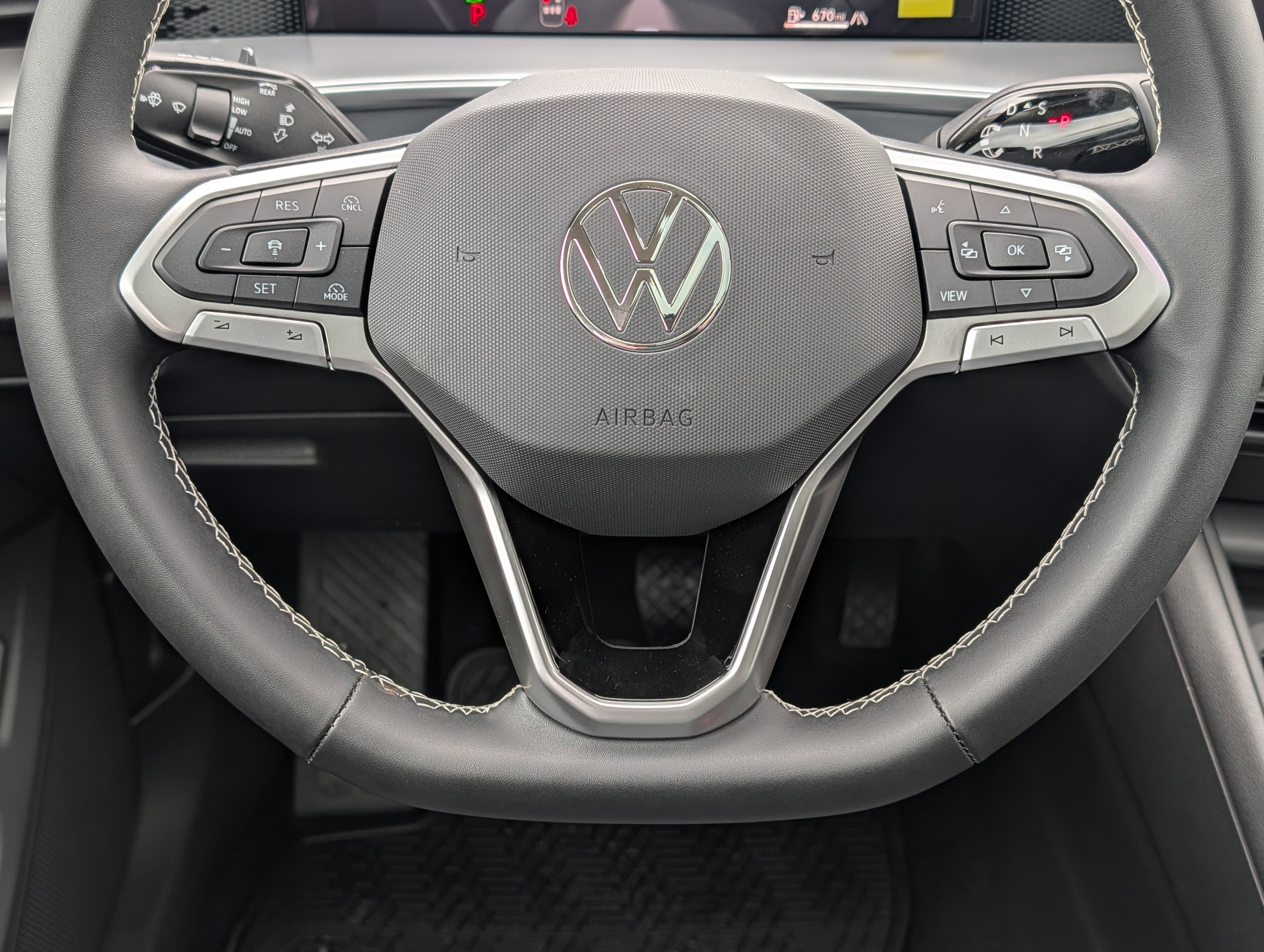 New 2026 Volkswagen Tiguan SE image 9