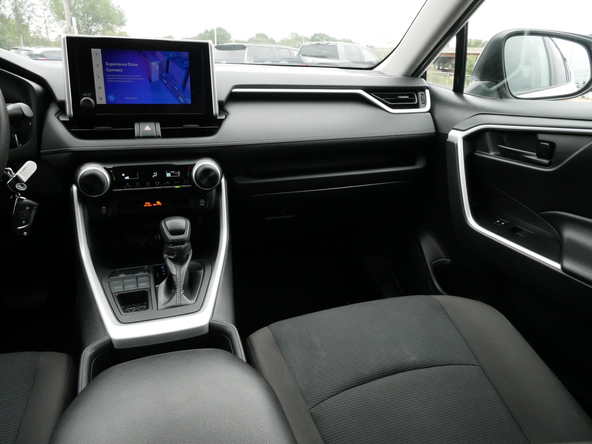 Certified 2025 Toyota RAV4 LE AWD/4WD image 11