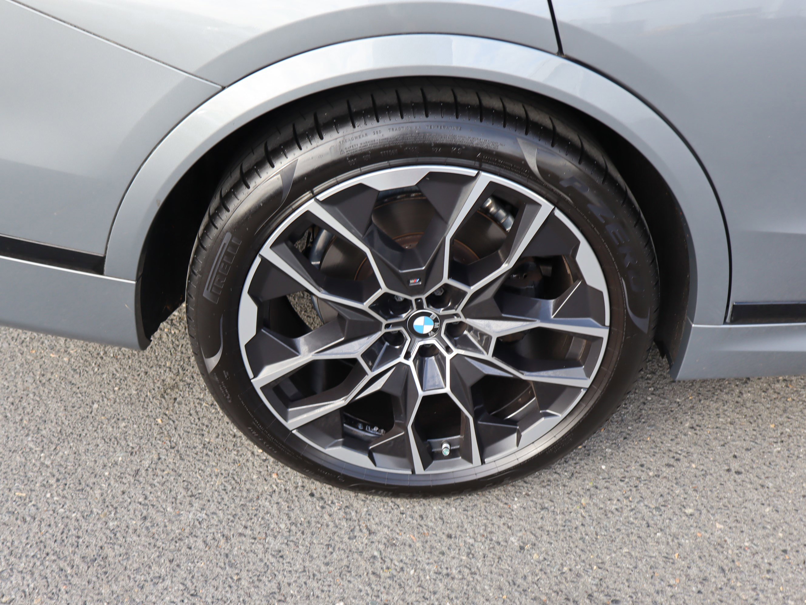 Used 2023 BMW X7 xDrive40i w/ M Sport Package image 39