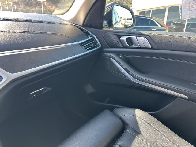 Used 2022 BMW X7 xDrive40i w/ Premium Package AWD/4WD image 7