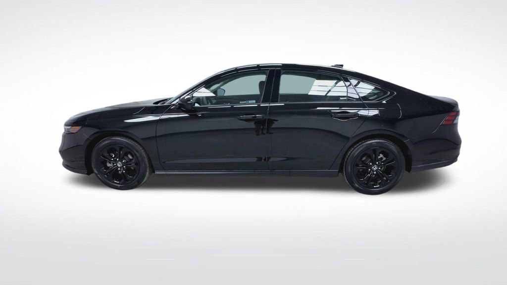 Used 2025 Honda Accord SE image 5
