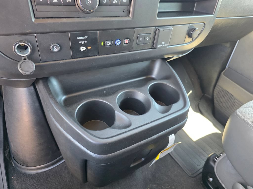 Certified 2025 Chevrolet Express 3500 LT w/ LT Preferred Equipment Group RWD image 8