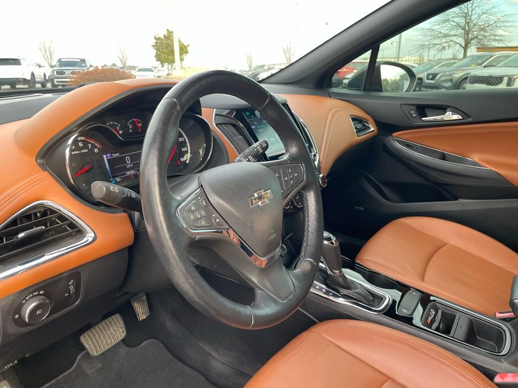 Used 2017 Chevrolet Cruze Premier image 10