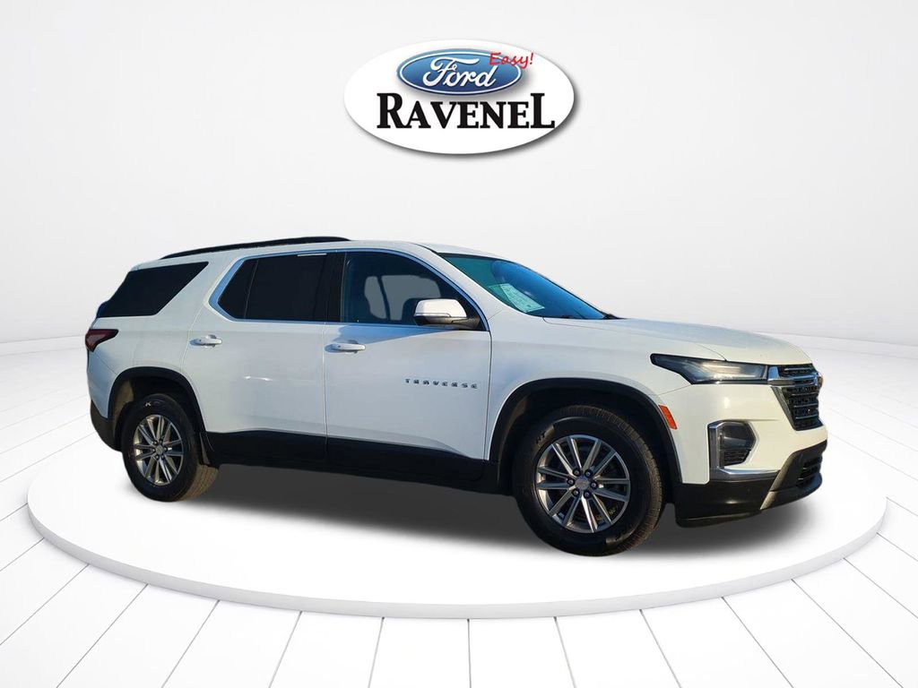 Used 2023 Chevrolet Traverse LT FWD image 2