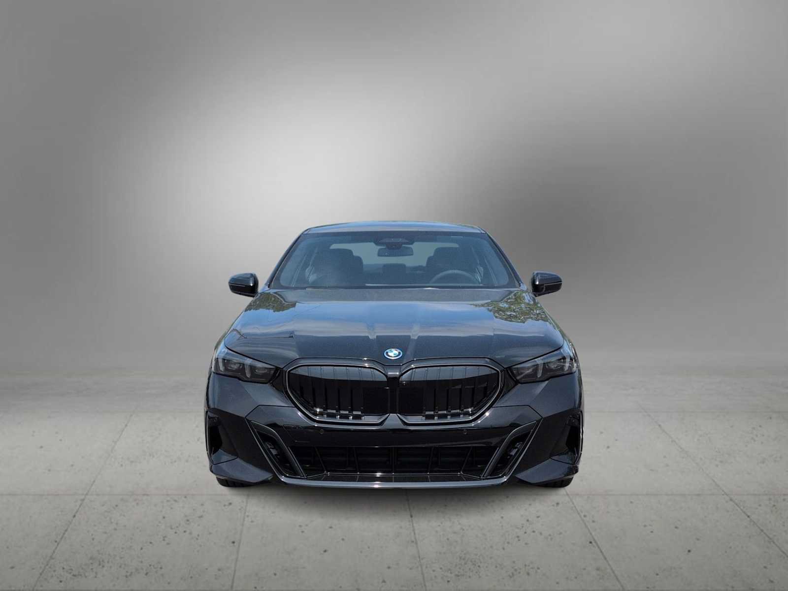 New 2027 BMW 550e xDrive AWD/4WD image 3