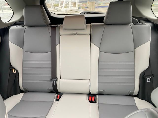 Used 2019 Toyota RAV4 XLE Premium AWD/4WD image 21