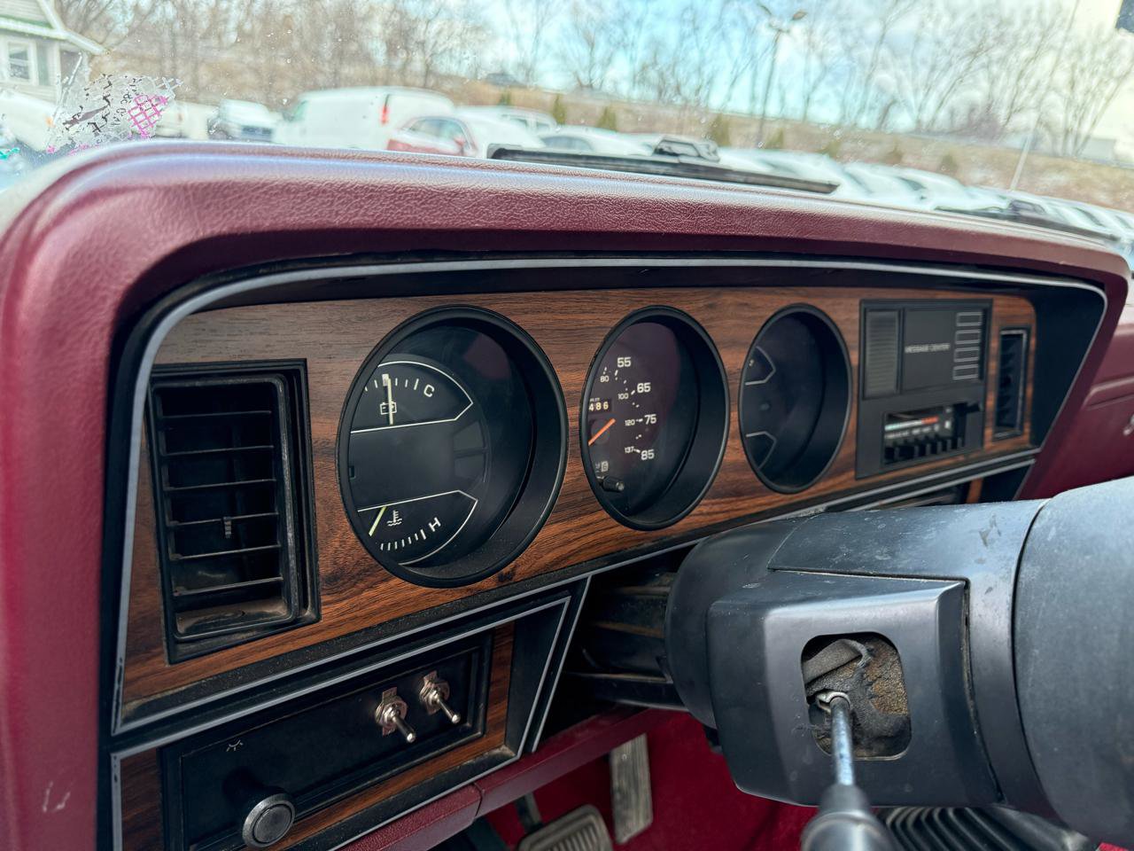 Used 1989 Dodge D/W Truck 100 RWD image 28