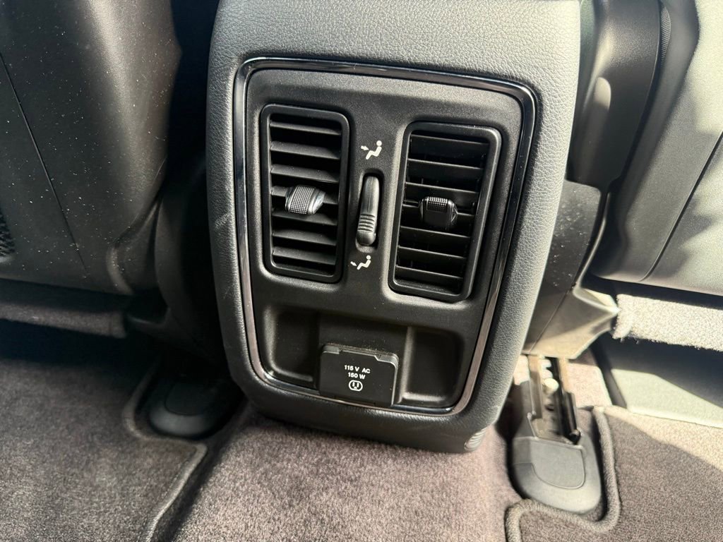 Used 2018 Jeep Grand Cherokee Altitude image 19