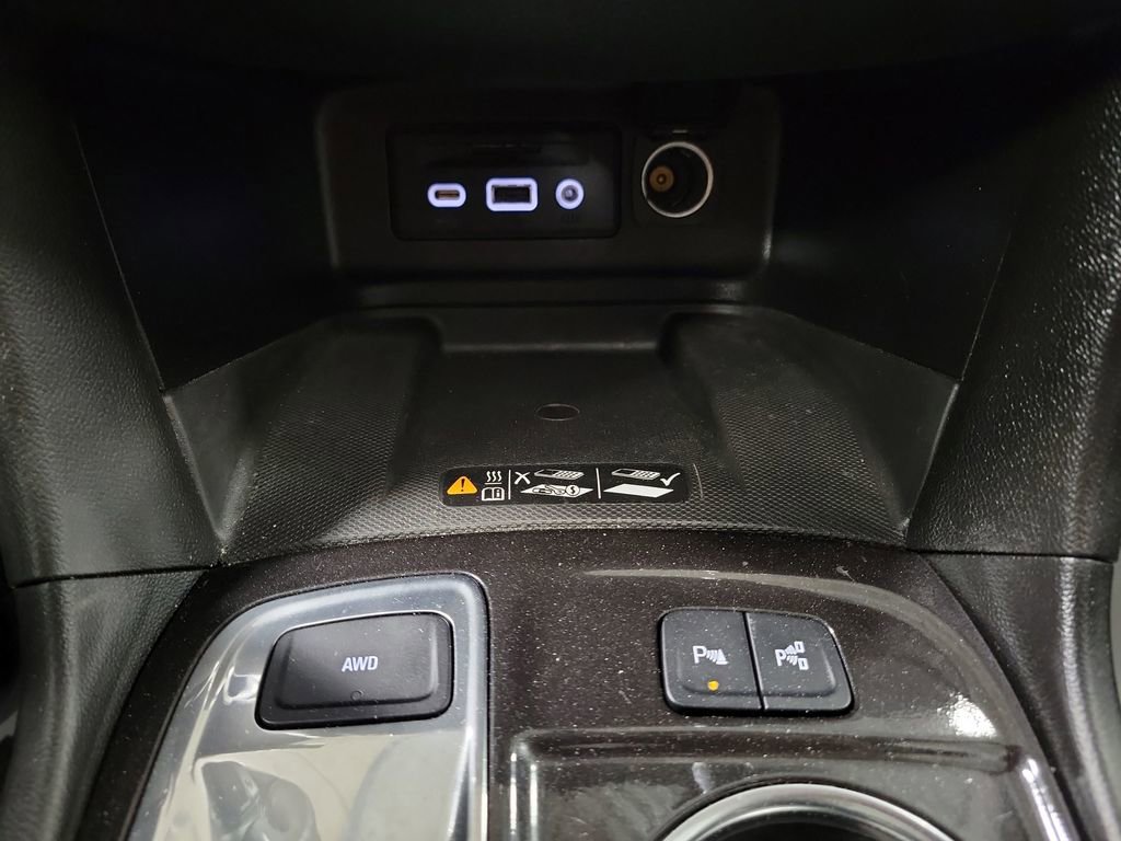 Used 2022 Chevrolet Equinox Premier image 18