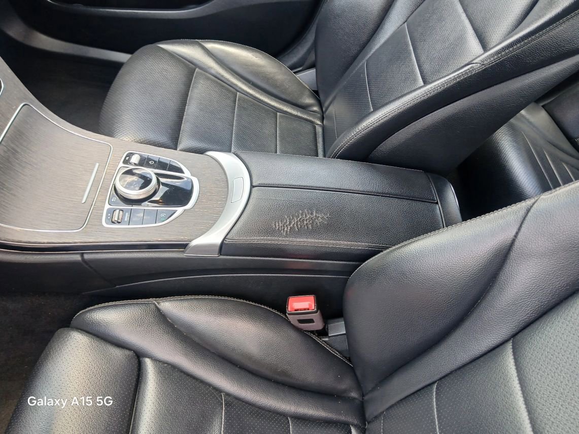 Used 2019 Mercedes-Benz C 300 4MATIC Sedan w/ Premium Package image 8