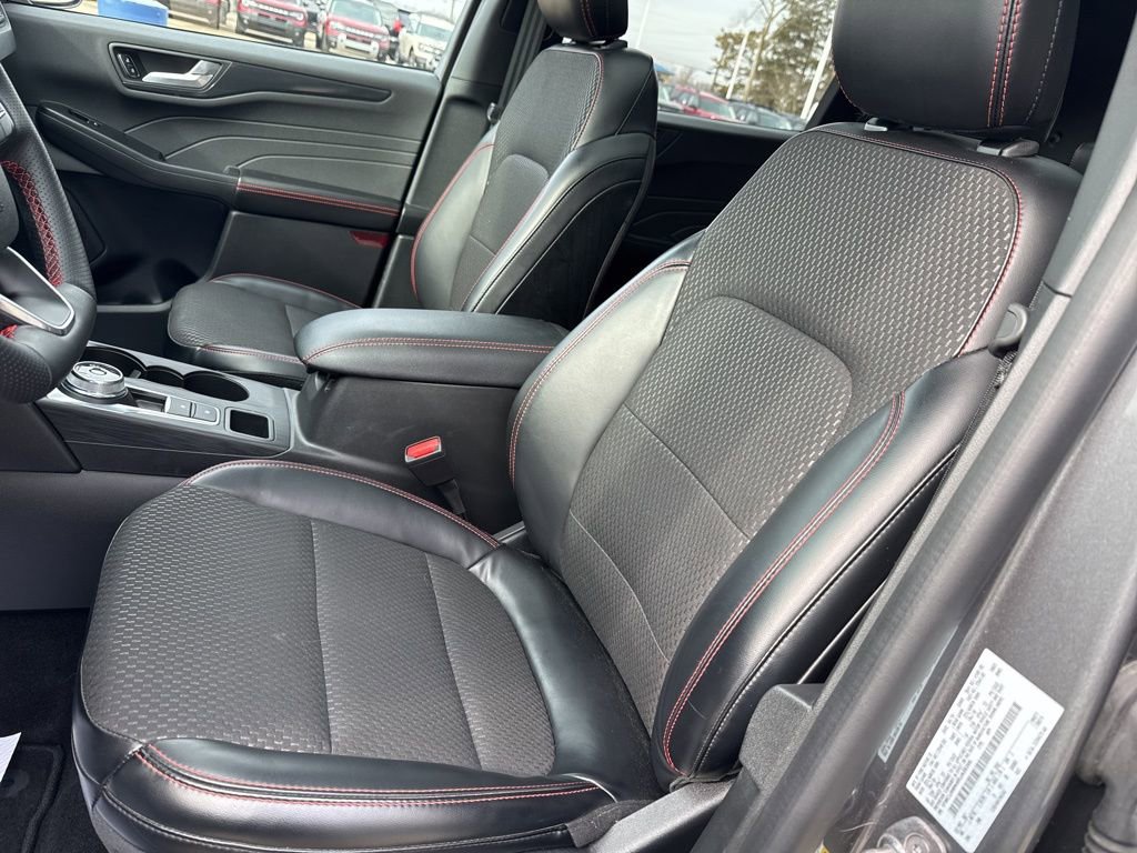 Used 2024 Ford Escape ST-Line w/ Tech Pack #1 image 8