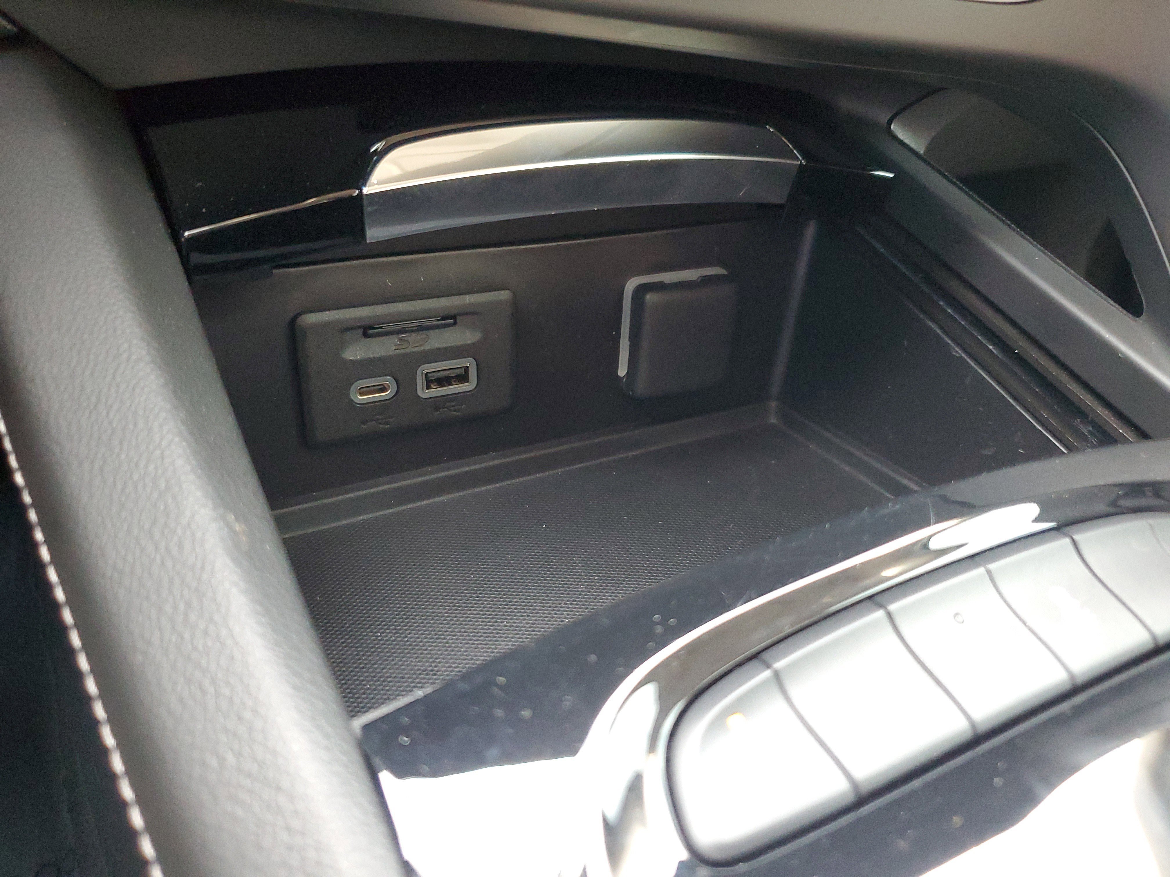 Used 2023 Buick Envision Essence w/ Technology Package I image 29