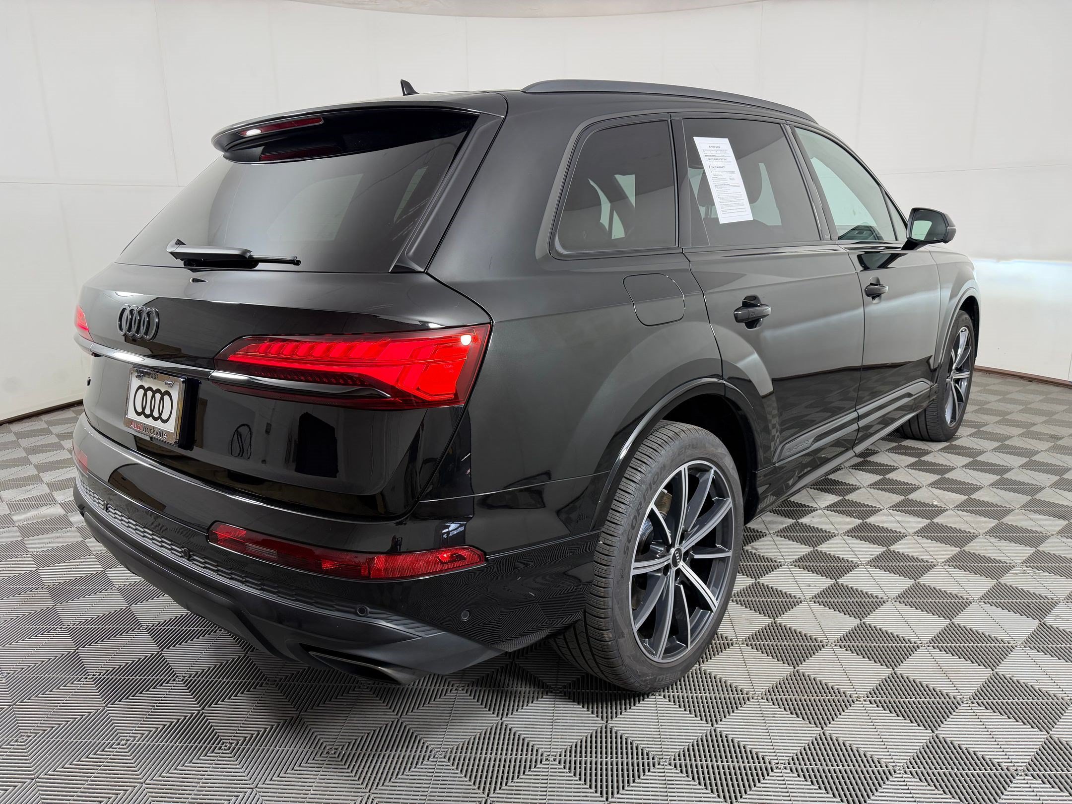 Used 2025 Audi Q7 2.0T Premium Plus w/ Premium Plus Package AWD/4WD image 9