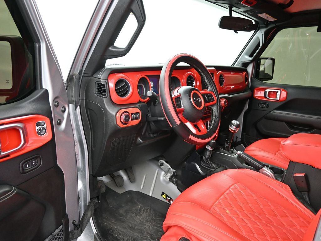 Used 2018 Jeep Wrangler Unlimited Sahara w/ Cold Weather Group image 10