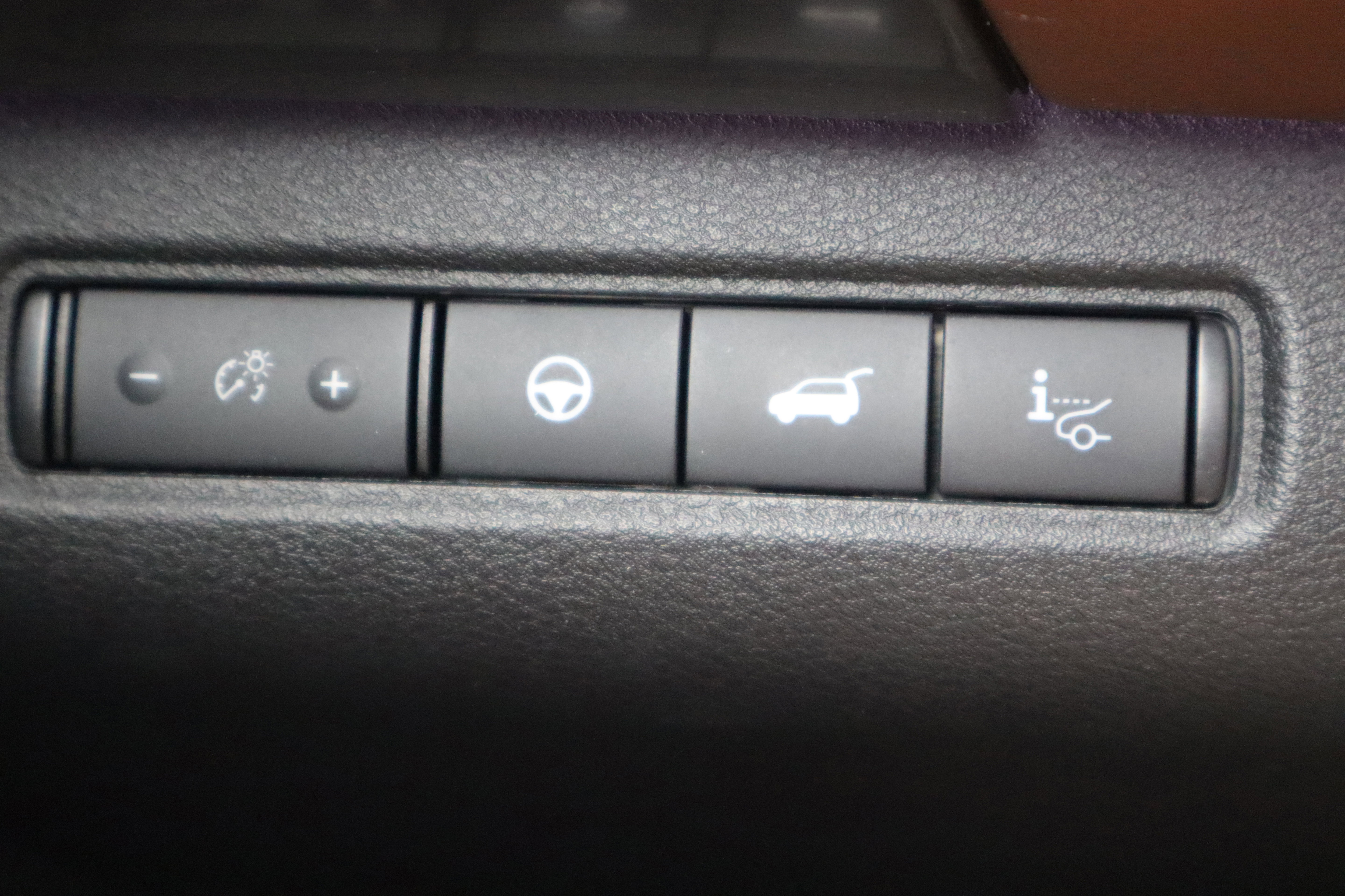 Used 2024 Nissan Pathfinder Platinum w/ Cargo Package image 28