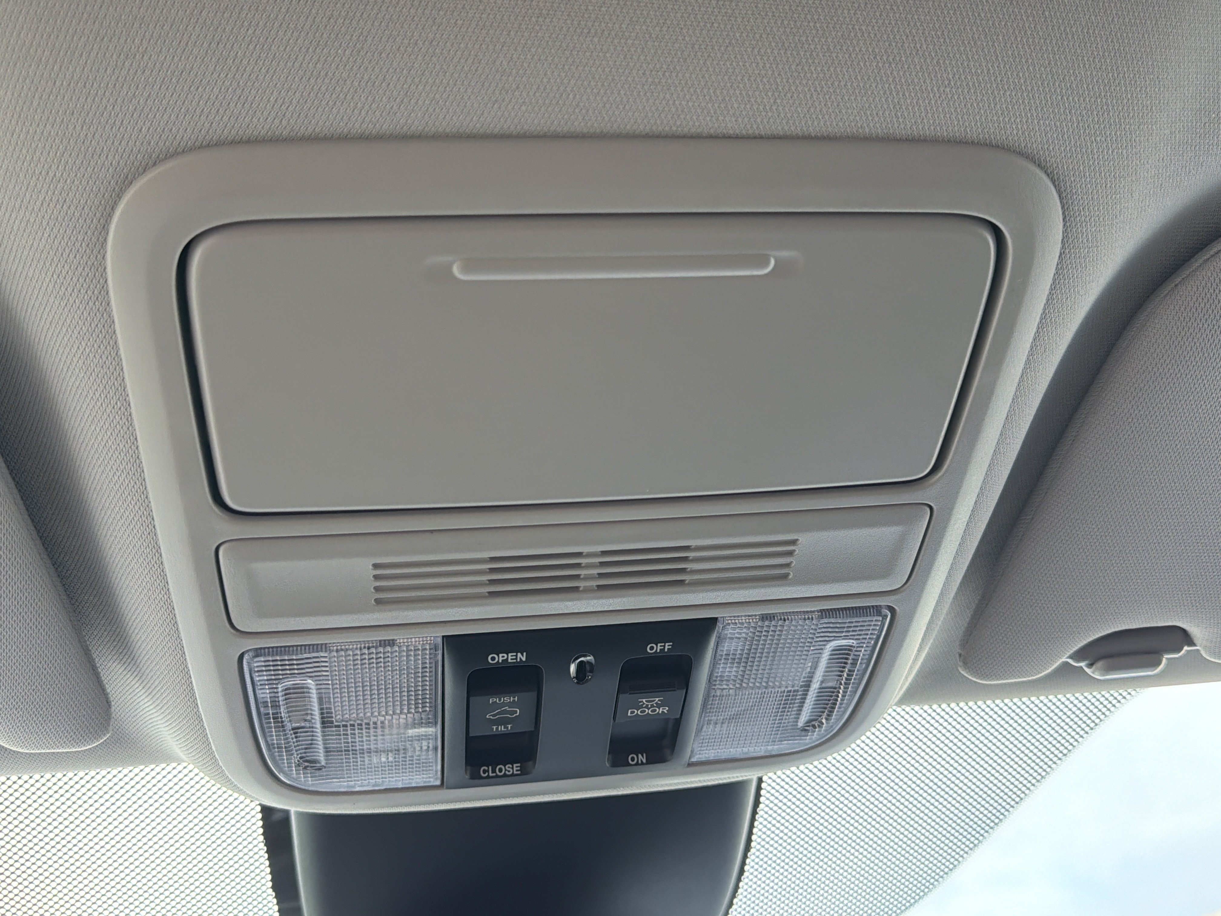 New 2026 Honda Odyssey Touring image 17