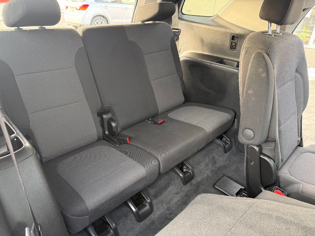 Used 2021 Chevrolet Traverse LT w/ LPO, Blackout Package image 16