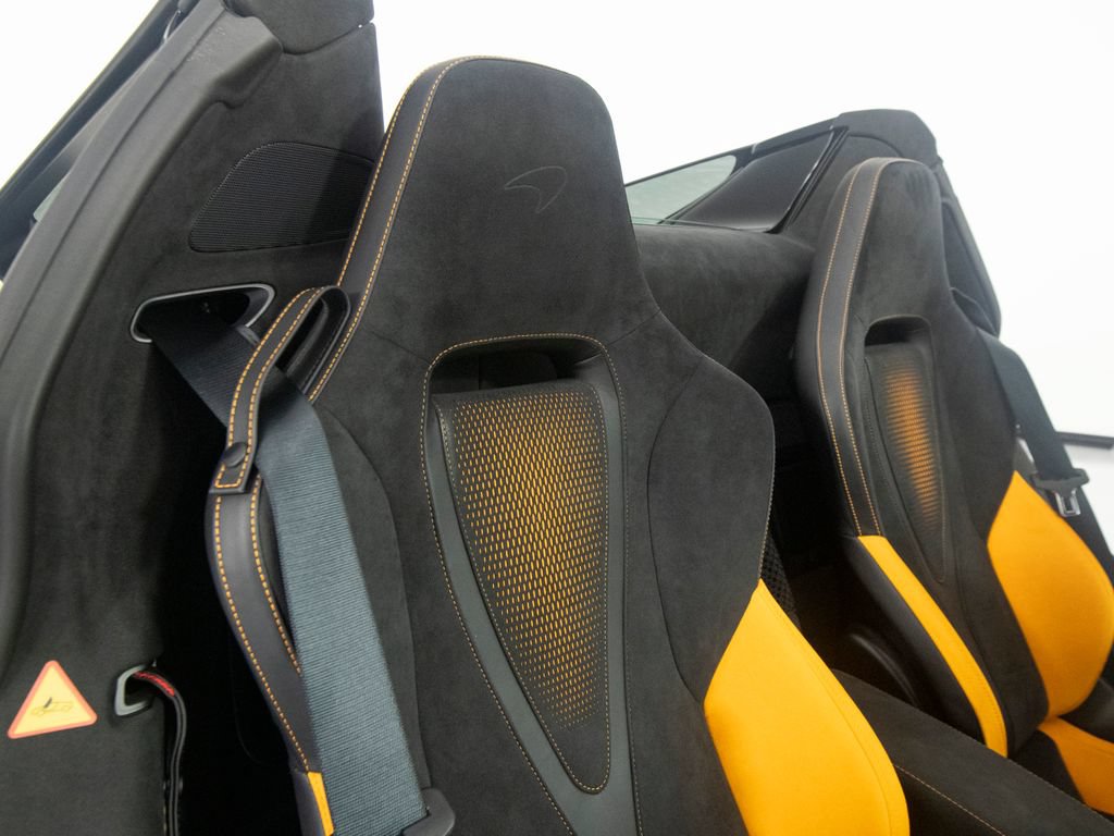 Used 2026 McLaren 750S Spider RWD image 36