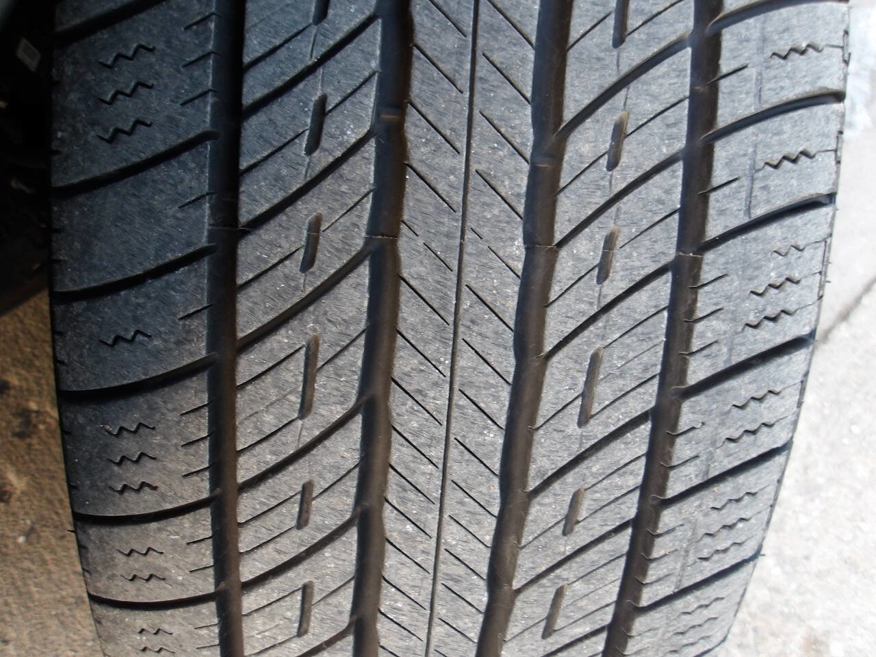 Used 2014 Lincoln MKS image 28