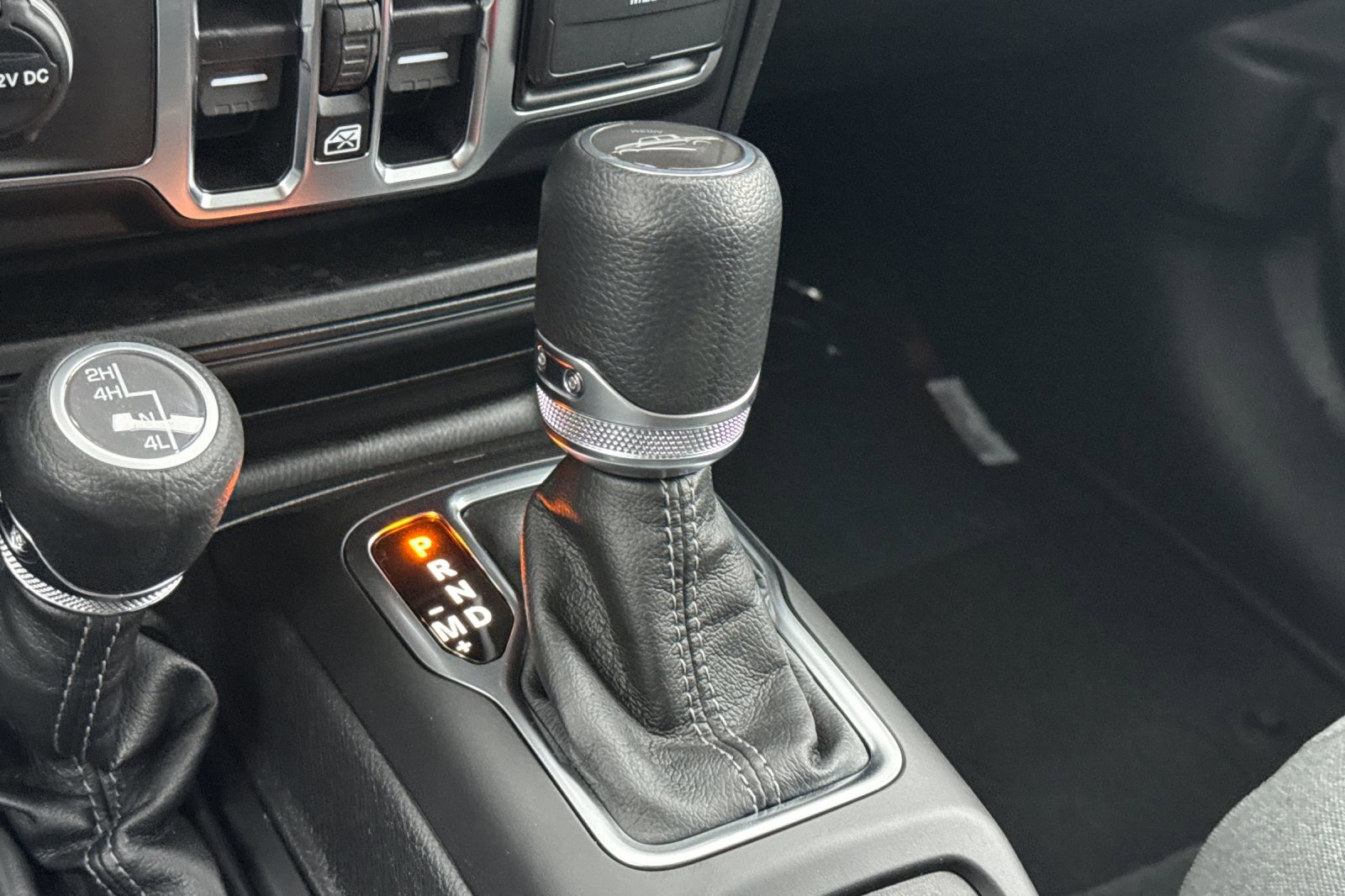 New 2025 Jeep Gladiator Sport image 19