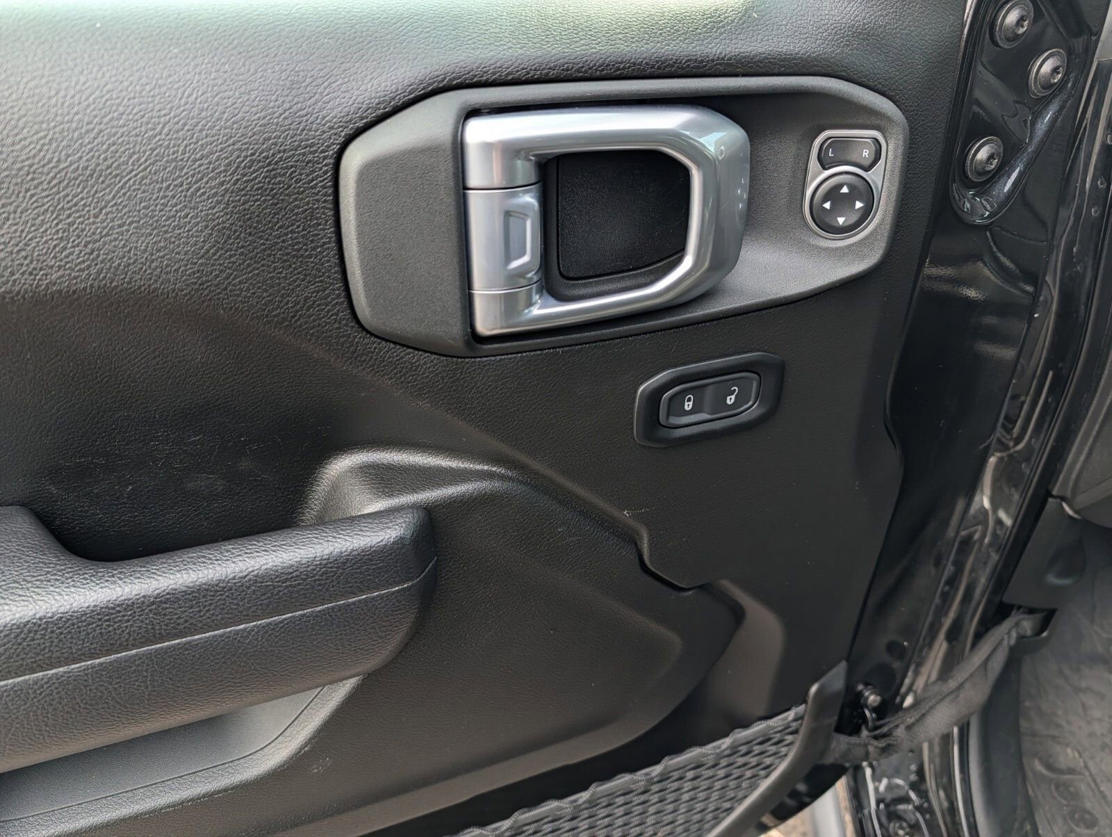 Used 2024 Jeep Wrangler Willys image 28