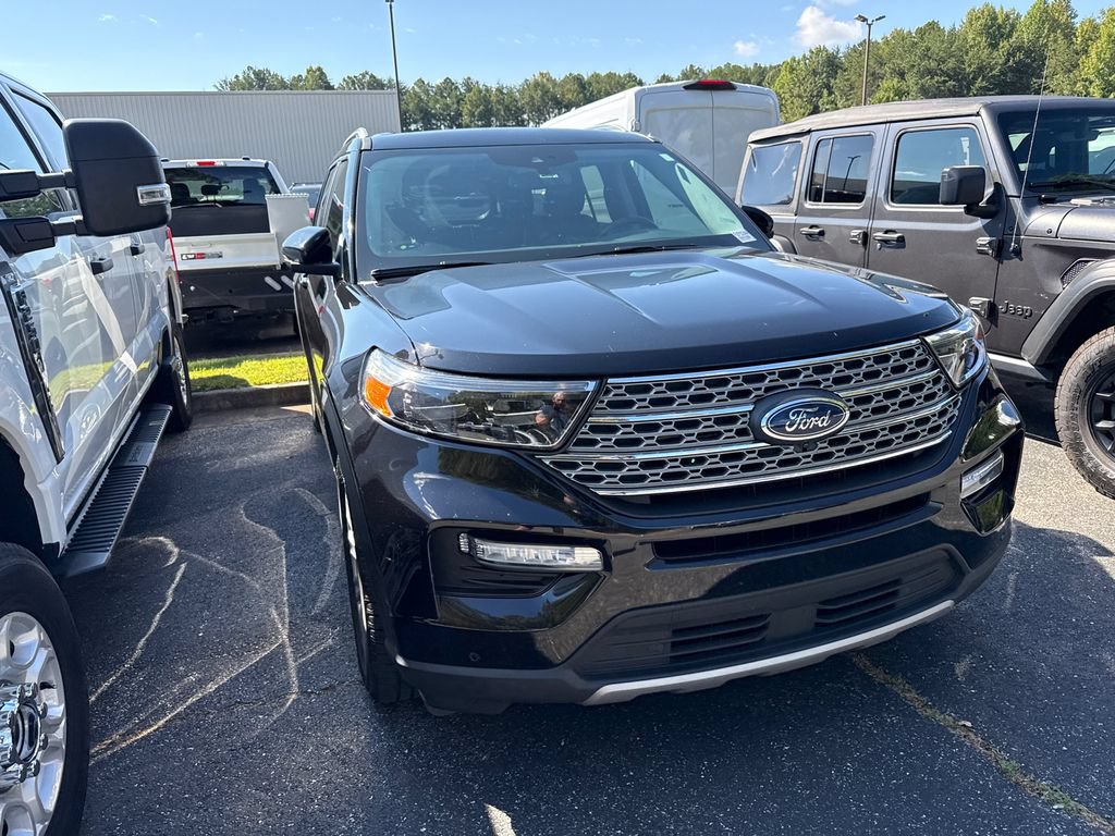 Used 2021 Ford Explorer Limited w/ Equipment Group 301A AWD/4WD image 2
