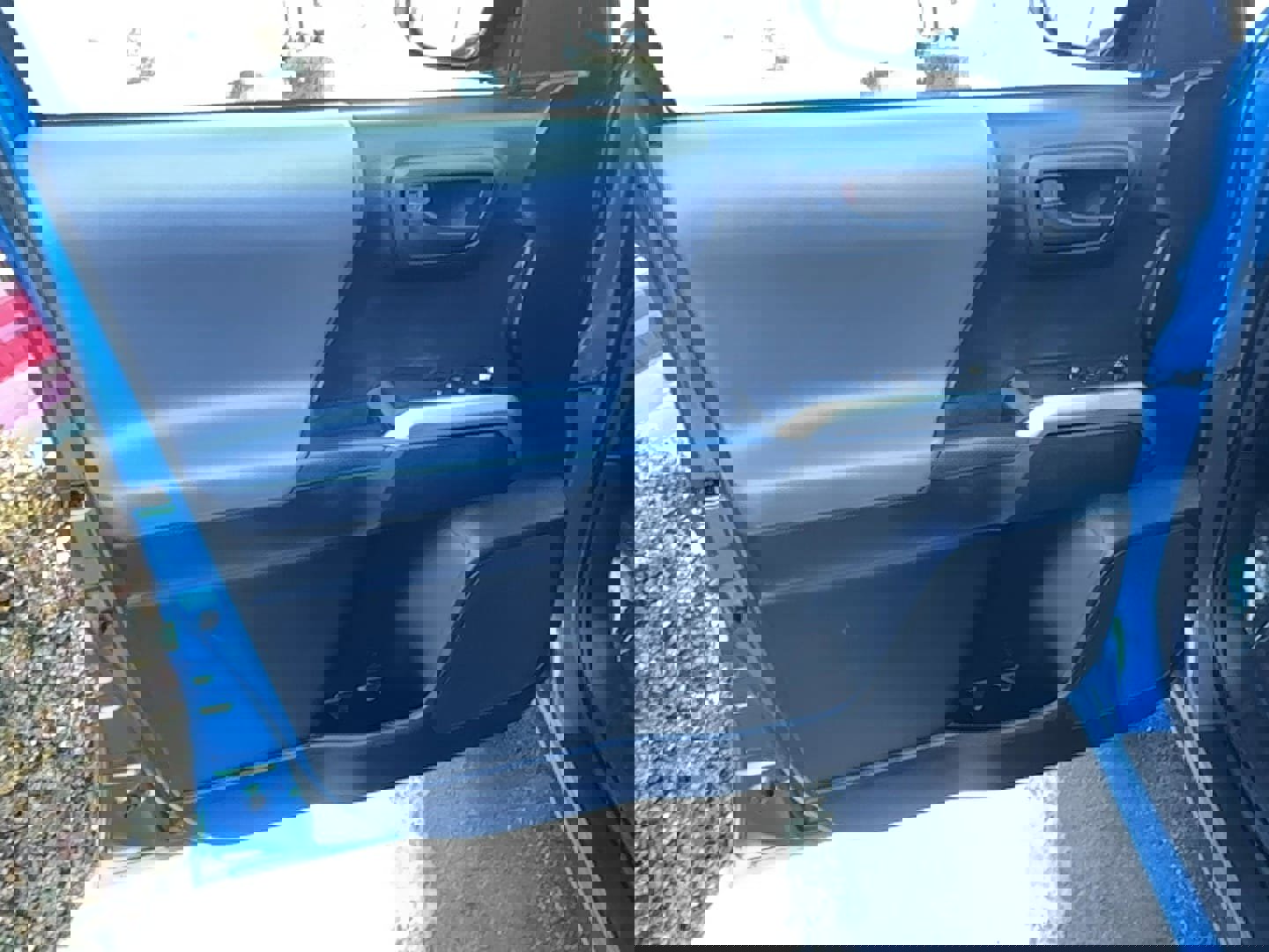 Used 2016 Toyota Tacoma SR5 w/ SR5 Appearance Package (SN) AWD/4WD image 12