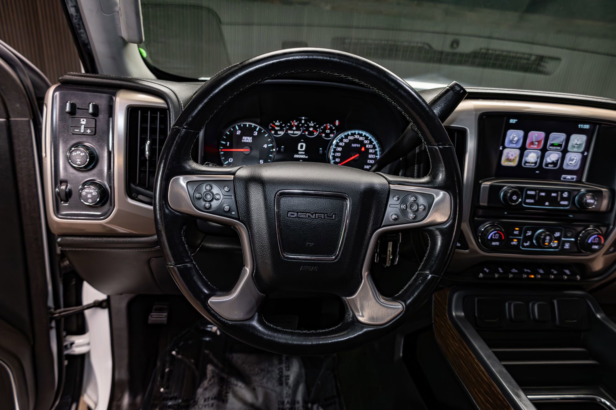Used 2017 GMC Sierra 2500 Denali w/ Duramax Plus Package AWD/4WD image 13