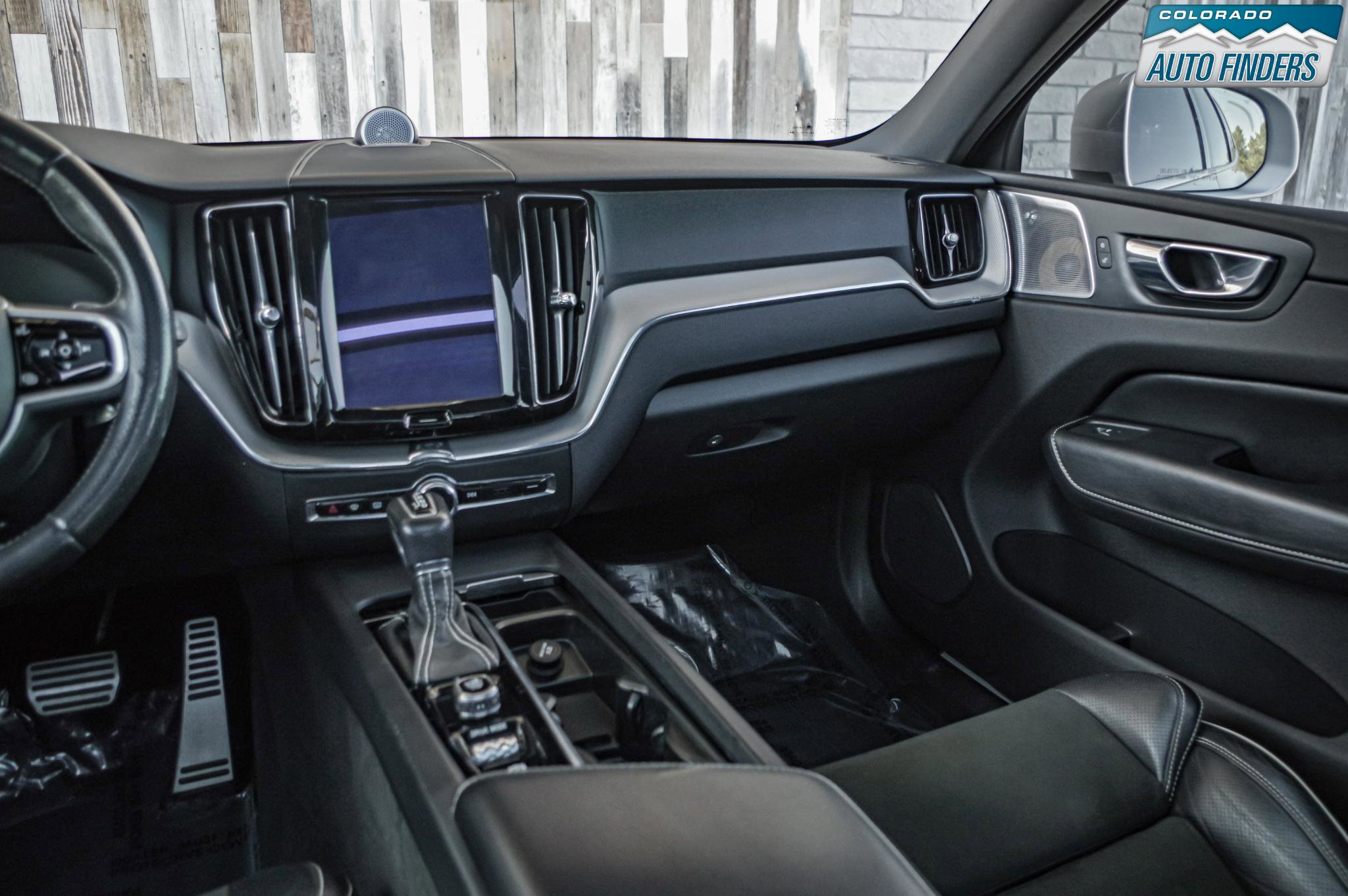 Used 2018 Volvo XC60 T6 R-Design w/ Convenience Package AWD/4WD image 18