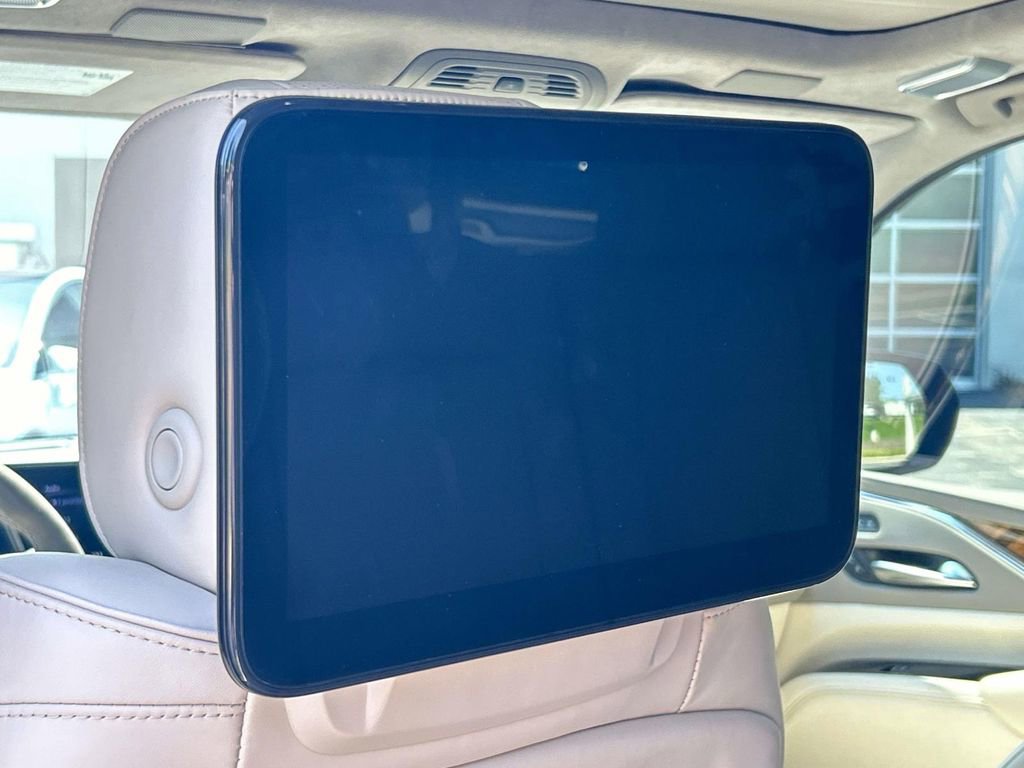 Certified 2023 Cadillac Escalade Sport Platinum w/ Heavy-Duty Trailer Package AWD/4WD image 22