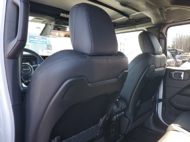 New 2026 Jeep Wrangler Unlimited Sahara AWD/4WD image 11