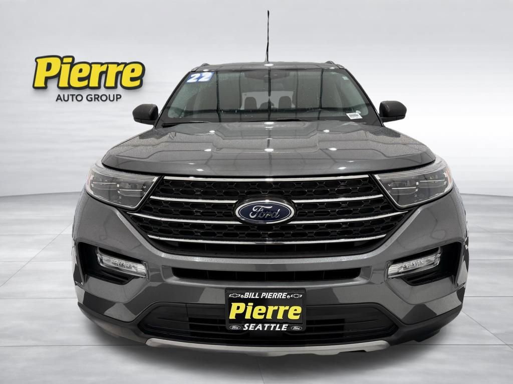 Used 2022 Ford Explorer XLT w/ Equipment Group 202A image 9