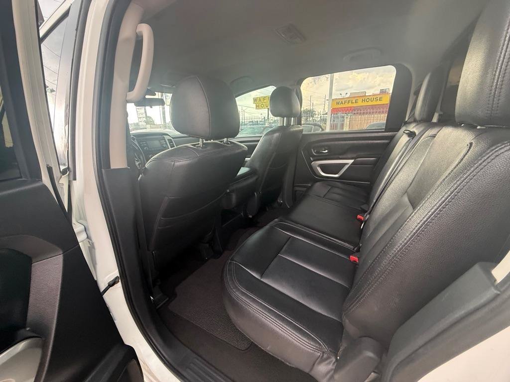 Used 2018 Nissan Titan SV RWD image 12