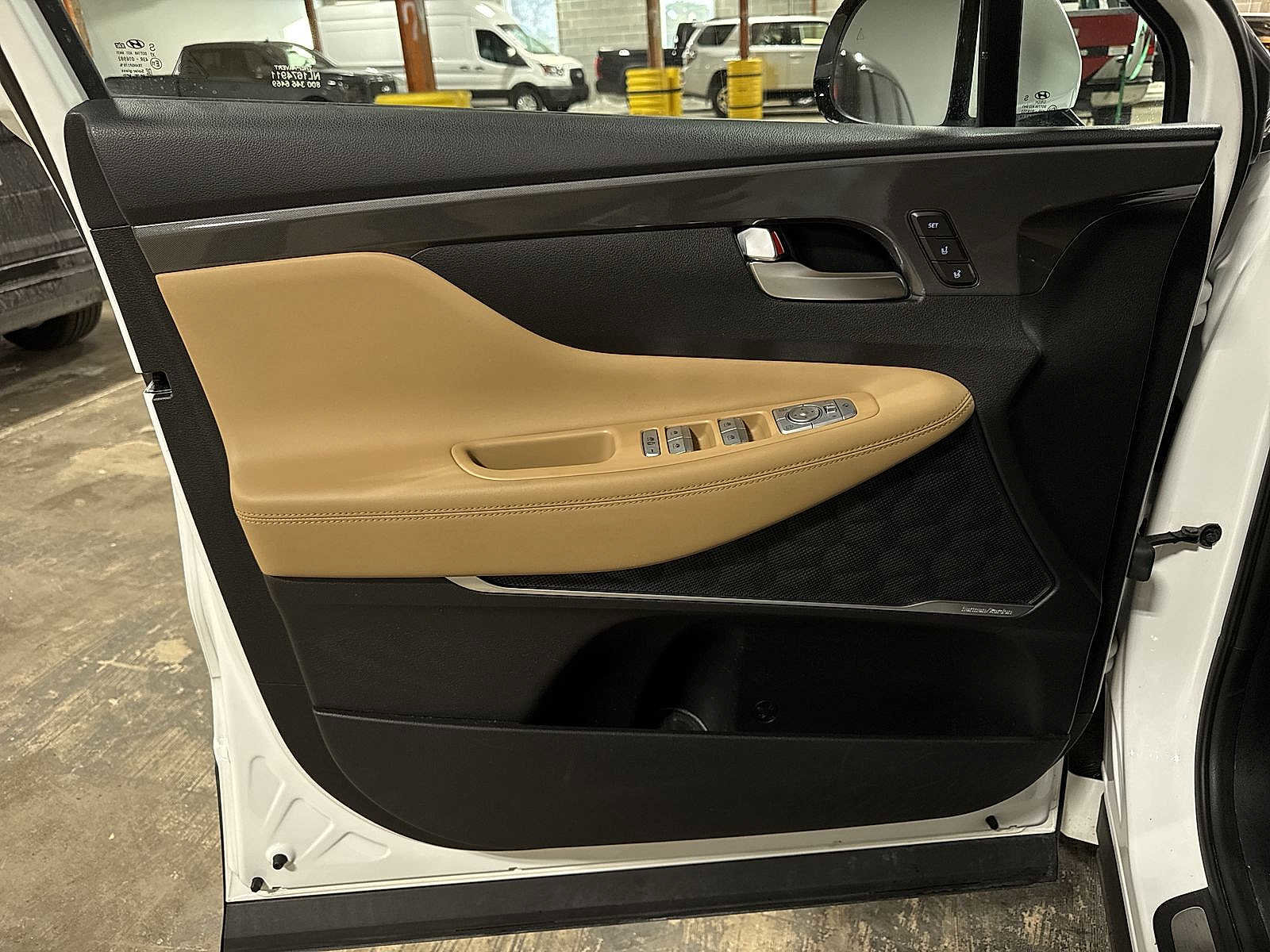 Used 2021 Hyundai Santa Fe Calligraphy image 32