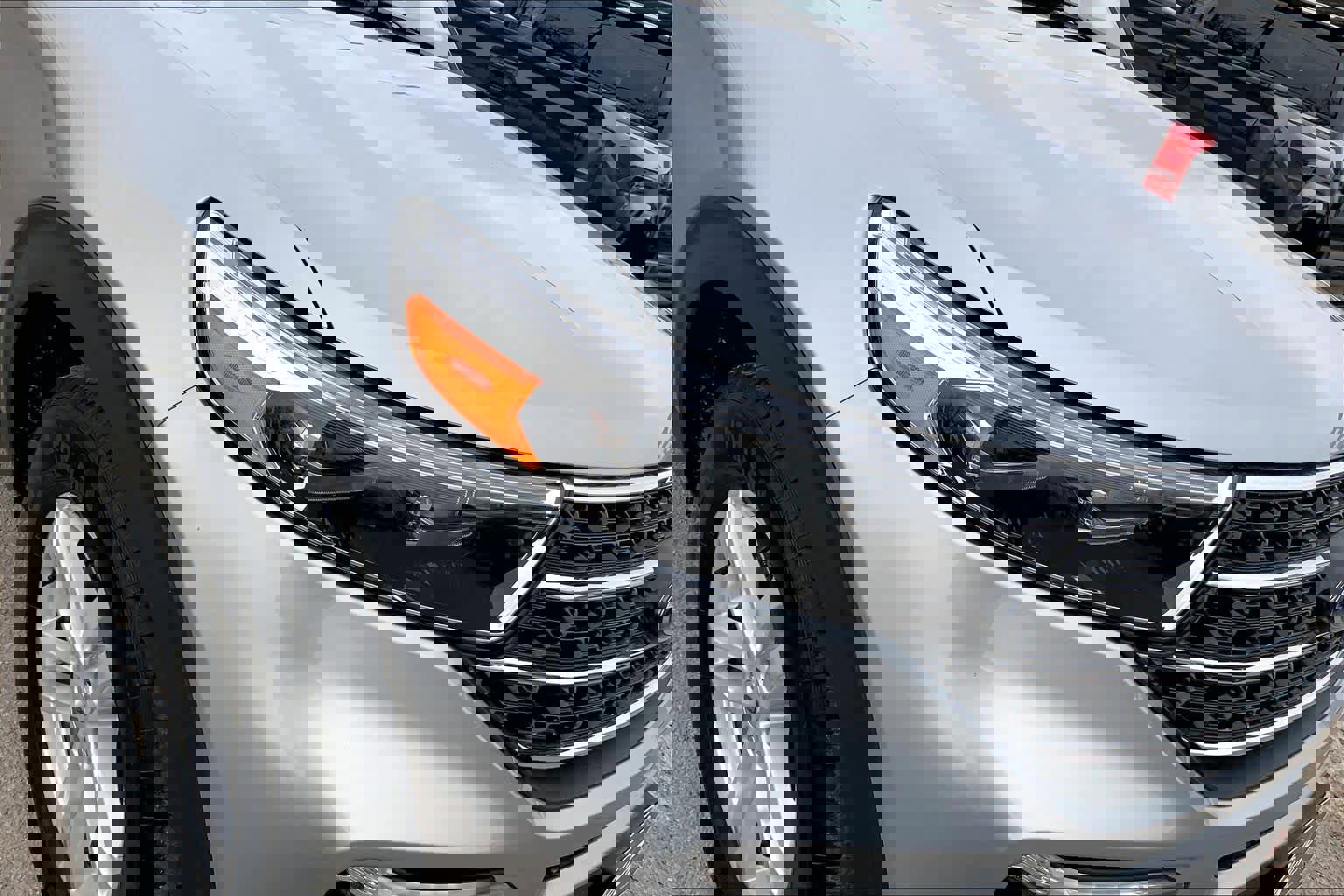 Used 2024 Ford Explorer XLT w/ Equipment Group 202A image 27