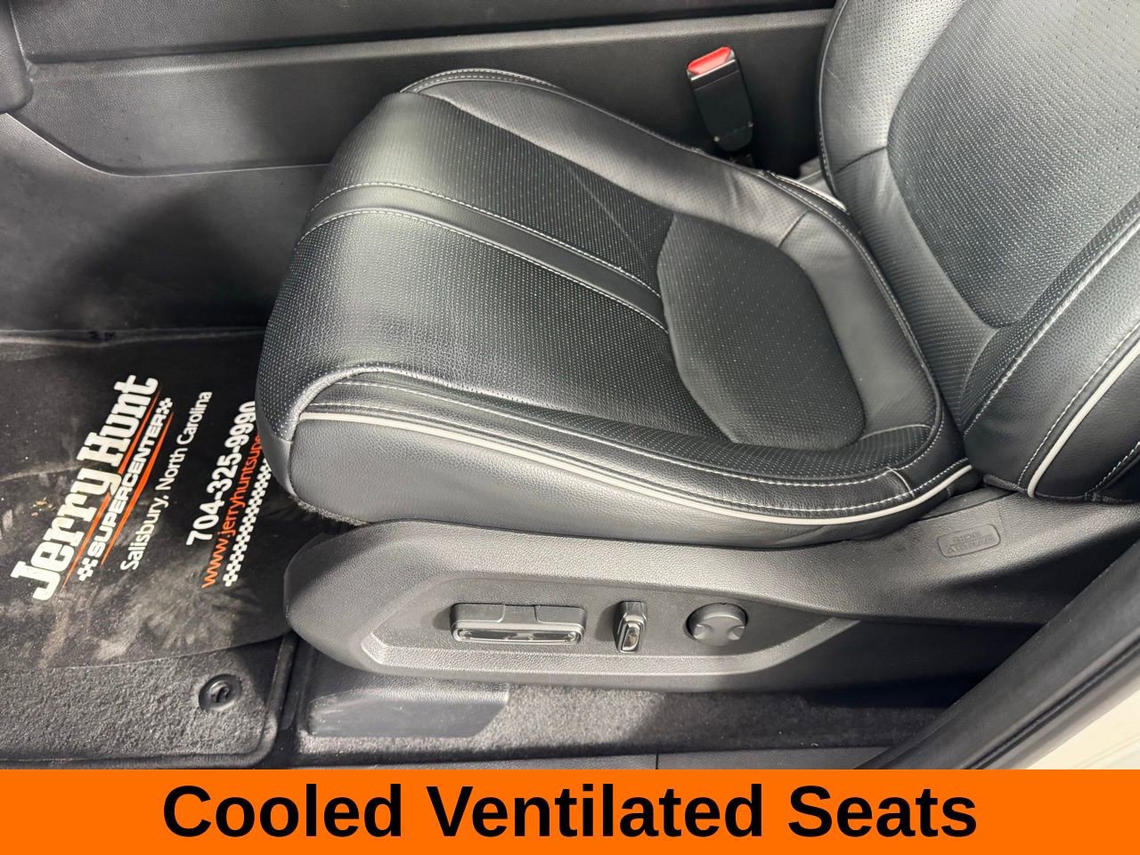 Used 2025 Honda Pilot Elite image 13