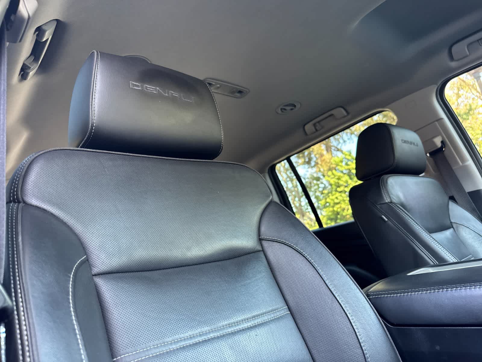 Used 2019 GMC Yukon XL Denali RWD image 18